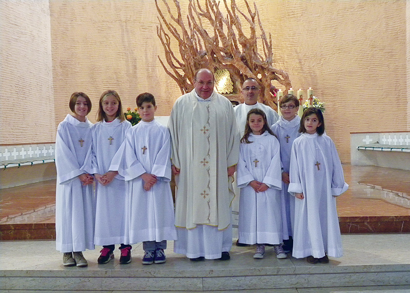 Descrizione: \\DLINK-00A694\Volume_1\Associazioni\Santantonio\Sito\catechismo\01_ministranti.jpg